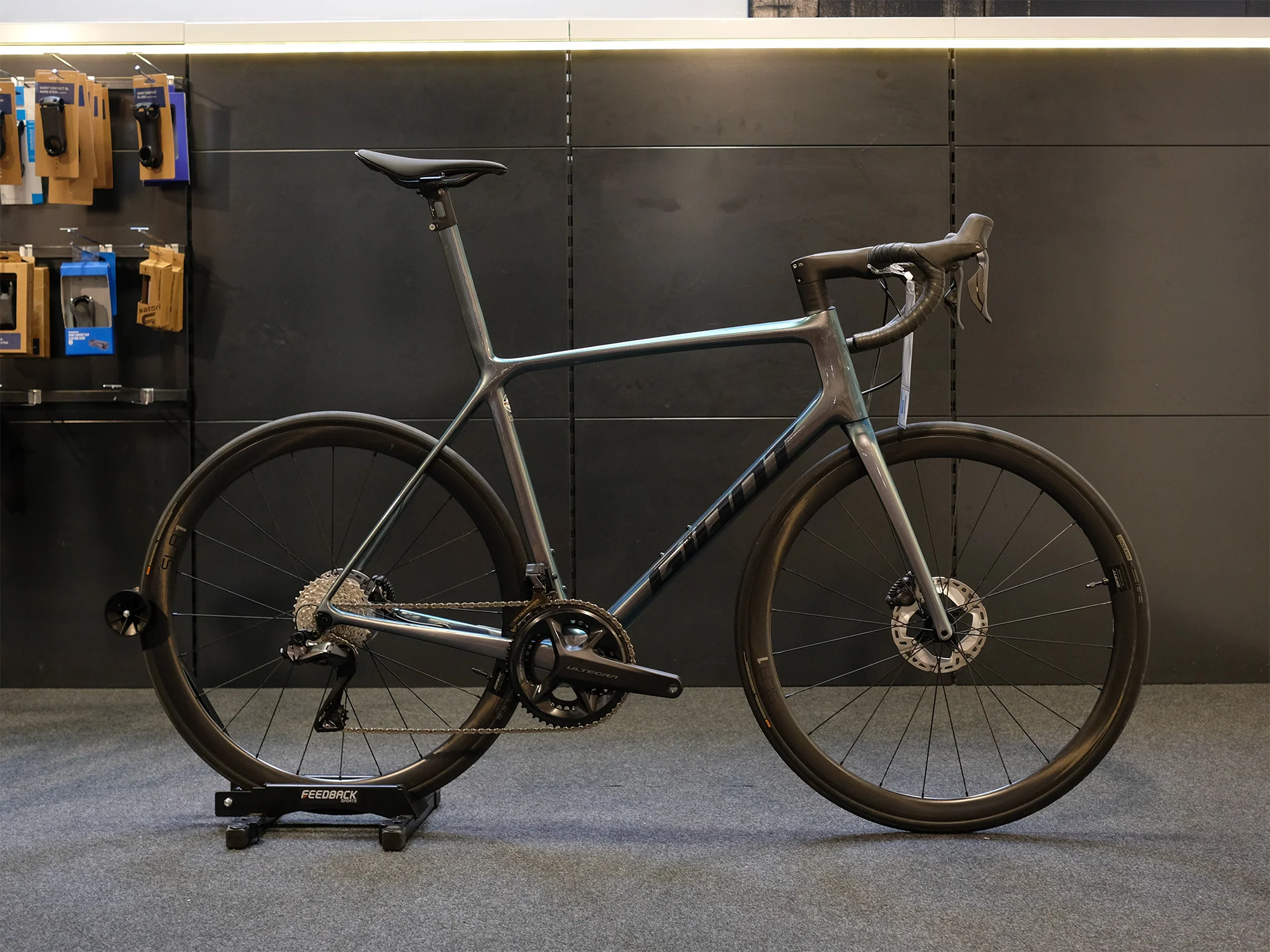 Giant TCR Advanced SL 1 Disc AXS - Airglow